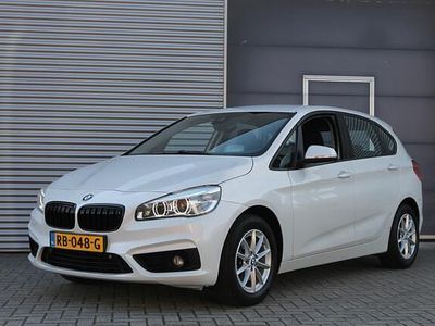 Wit Gebruikt 2017 BMW 218 Executive Stationwagen | € 15.999 (Eerlijke prijs)
