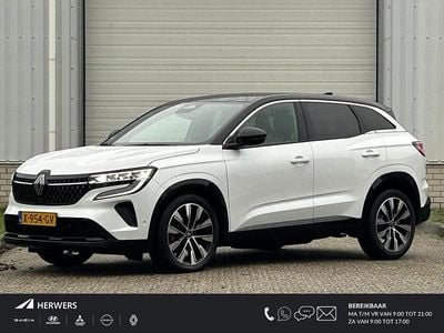 Twotone blanc nacré / noir ét Occasion 2023 Renault Austral Techno SUV | € 26.435 (Eerlijke prijs)