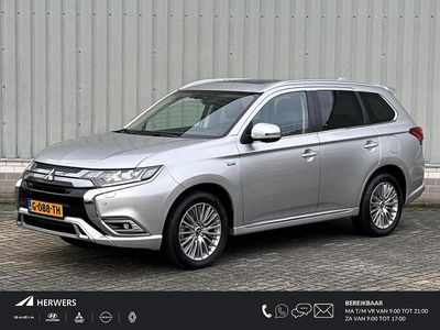 Sterling silver m Occasion 2019 Mitsubishi Outlander P-HEV Intense+ SUV | € 20.935 (Eerlijke prijs)