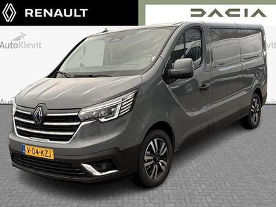 Grijs Occasion 2024 Renault Trafic MPV | € 30.950 (Goede deal)