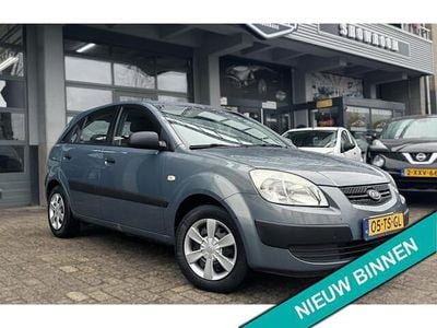 Occasion Kia Rio 97 PK (71 kW) 2007 Grijs Hatchback