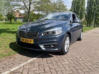 BMW 225