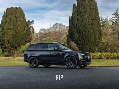 Zwart (metallic) Occasion 2024 Land Rover Range Rover HSE SUV | € 139.500 (Eerlijke prijs)