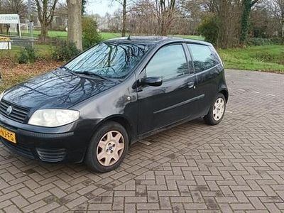 Zwart (metallic) Gebruikt 2003 Fiat Punto Dynamic Hatchback | € 649 (Goede deal)