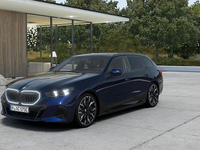Blauw Nieuw 2026 BMW 530e M Sport Stationwagen | € 97.040