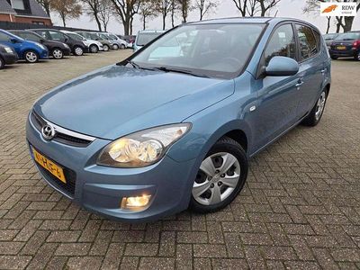 Blauw (metallic) Gebruikt 2009 Hyundai i30 Dynamiq Hatchback | € 2.950 (Eerlijke prijs)