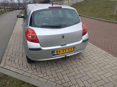 Occasion Renault Clio II Dynamique 75 PK (55 kW) 2007 Zilver Hatchback