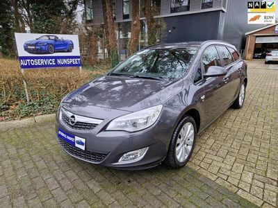 tweedehands Opel Astra Sports Tourer 1.4 Turbo Anniversary Edition 140PK Airco/ Cruise/ PDC/ 17Inch/ Nwe APK