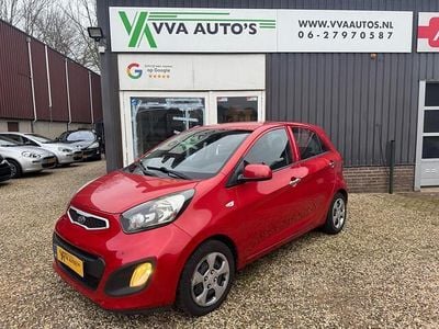Rood (metallic) Gebruikt 2013 Kia Picanto Hatchback | € 4.995 (Goede deal)
