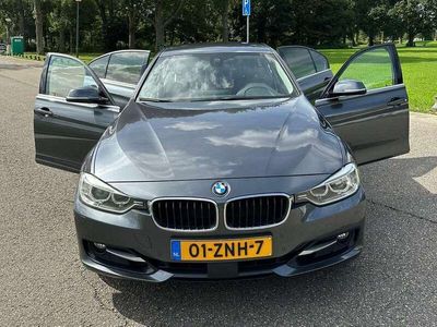 tweedehands BMW 320 i High Executive