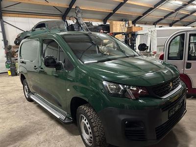 Groen Occasion 2024 Peugeot Partner MPV | € 32.500