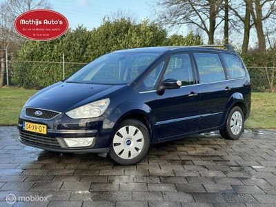 tweedehands Ford Galaxy 2.0-16V Ghia 7 persoons Climate Navi Trekhaak! Nette auto!