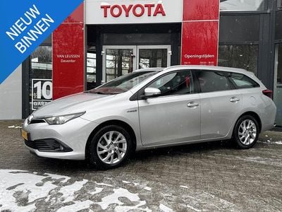 Grijs Occasion 2017 Toyota Auris Hybrid Trend Stationwagen | € 9.950 (Super prijs)