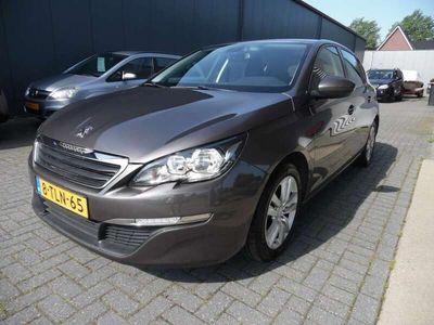 Beige, andere lak Gebruikt 2014 Peugeot 308 Active Hatchback | € 7.450 (Eerlijke prijs)