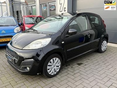 Occasion Peugeot 107 68 PK (50 kW) 2012 Zwart (metallic) Hatchback
