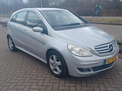 Mercedes B200