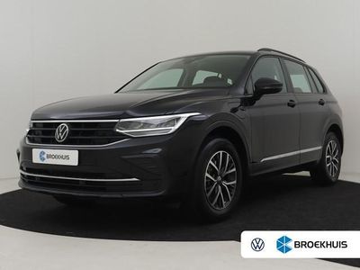 Zwart Gebruikt 2022 VW Tiguan Life SUV | € 26.895 (Super prijs)