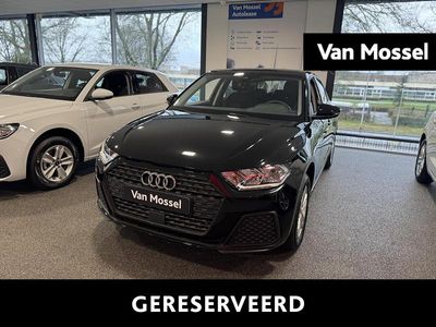 Zwart (metallic) Gebruikt 2024 Audi A1 Sportback Proline Hatchback | € 26.900 (Iets duurder)