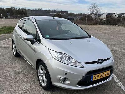 Grijs Gebruikt 2010 Ford Fiesta Trend Hatchback | € 4.250 (Eerlijke prijs)