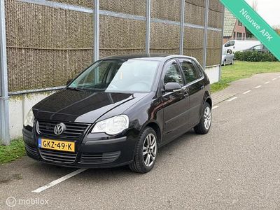 Zwart Gebruikt 2005 VW Polo Comfortline Hatchback | € 2.399 (Eerlijke prijs)