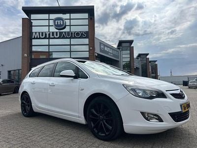 Wit Gebruikt 2012 Opel Astra Sport Stationwagen | € 5.790 (Eerlijke prijs)