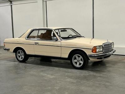 Occasion 1977 Mercedes E280 | € 10.750