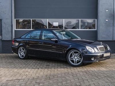 Blauw Occasion 2004 Mercedes E500 Sedan | € 18.950 (Duur)