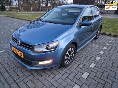 Blauw Gebruikt 2016 VW Polo Edition Hatchback | € 7.750 (Eerlijke prijs)