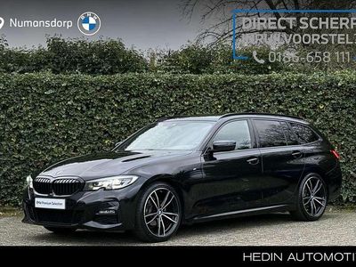 Zwart Gebruikt 2021 BMW 318 Shadowline Stationwagen | € 33.895 (Eerlijke prijs)