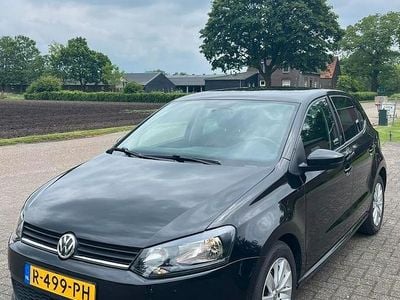 Zwart Gebruikt 2014 VW Polo R-line Edition Hatchback | € 7.399 (Eerlijke prijs)