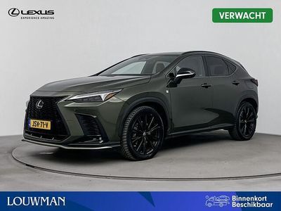 Groen metallic Occasion 2022 Lexus NX450h+ Sport Line SUV | € 52.950 (Goede deal)