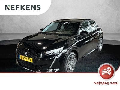 Zwart Occasion 2023 Peugeot e-208 Active Hatchback | € 17.425 (Eerlijke prijs)