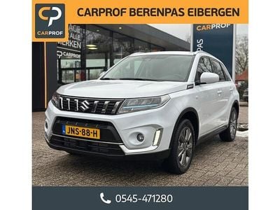 Wit (metallic) Occasion 2024 Suzuki Vitara SUV | € 24.450 (Eerlijke prijs)