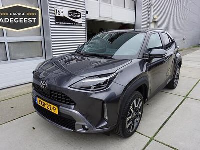 Nieuw Toyota Yaris Cross Executive 84 PK (61 kW) 2025 Grijs (metallic) SUV