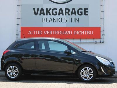 Zwart Occasion 2013 Opel Corsa Cosmo Hatchback | € 5.880 (Duur)