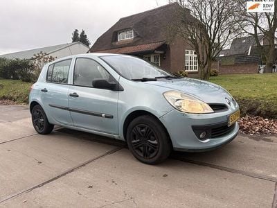 Occasion Renault Clio II 75 PK (55 kW) 2008 Blauw (metallic) Hatchback