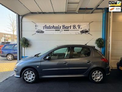 tweedehands Peugeot 206 1.4 Air-line 3 Airco! 5 Deuren! Trekhaak! Nieuwe APK! NAP Logisch!