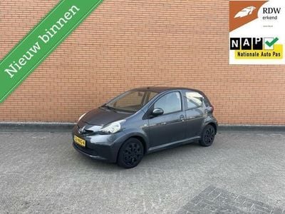 Occasion Toyota Aygo 68 PK (50 kW) 2009 Grijs Hatchback