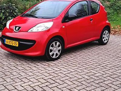 Rood (mat) Gebruikt 2007 Peugeot 107 Hatchback | € 1.349 (Eerlijke prijs)