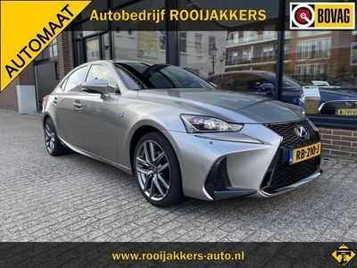 Lexus IS300h