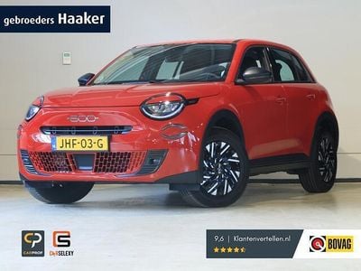 Rood Occasion 2025 Fiat 600 Urban SUV | € 24.900 (Goede deal)