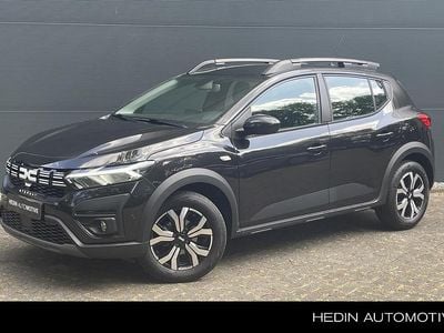 Zwart Gebruikt 2024 Dacia Sandero Stepway Hatchback | € 17.750 (Eerlijke prijs)