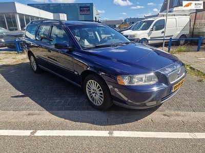 Blauw Gebruikt 2004 Volvo V70 Stationwagen | € 2.750 (Iets duurder)