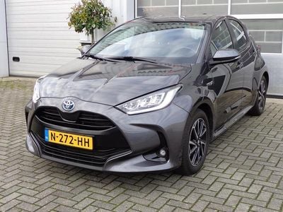 Grijs Gebruikt 2021 Toyota Yaris Hatchback | € 18.900 (Eerlijke prijs)