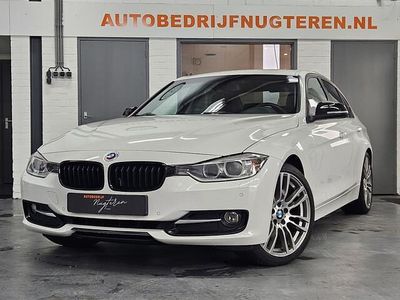 Wit Occasion 2013 BMW 320 Executive Sedan | € 10.850 (Eerlijke prijs)