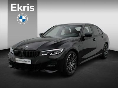 Zwart Gebruikt 2019 BMW 330e Executive Sedan | € 30.950 (Duur)