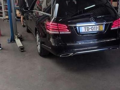Mercedes E200