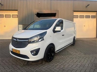 Wit (metallic) Occasion 2017 Opel Vivaro Sport MPV | € 10.950 (Duur)