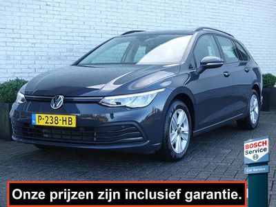 Grijs Occasion 2022 VW Golf VIII Life Stationwagen | € 19.900 (Goede deal)