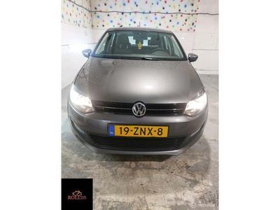 Grijs Gebruikt 2013 VW Polo Trendline Hatchback | € 4.250 (Eerlijke prijs)